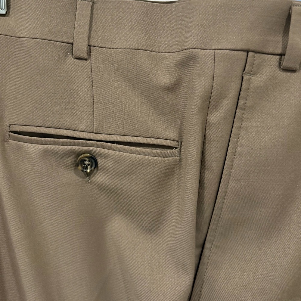 Jack Victor Riviera Dress Pants
Mens 46 Wool Blend Khaki Cuffed Flex Technology - Picture 2 of 6